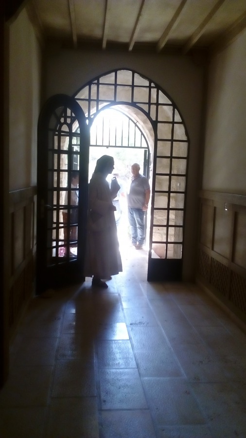 נזירה ממנזר השתקנים